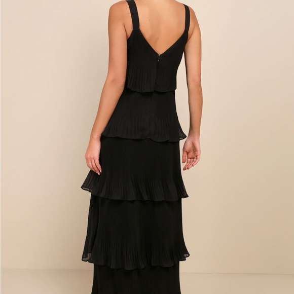 Lulus Dresses & Skirts - Elegant Nature Black Pleated Sleeveless Tiered Maxi Dress